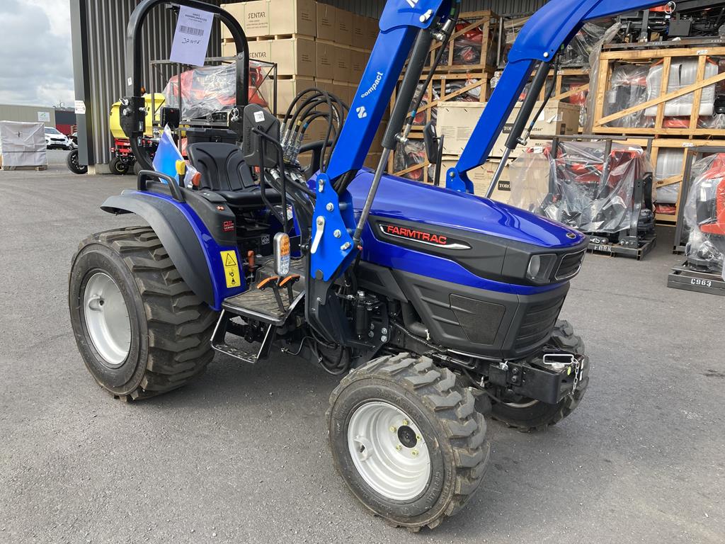 FARMTRAC FT26 HST AVEC CHARGEUR – Image 2