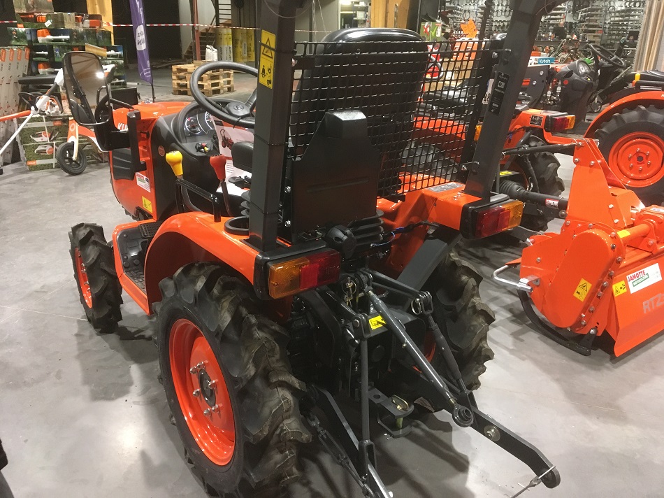 KUBOTA B1121 D – Image 8