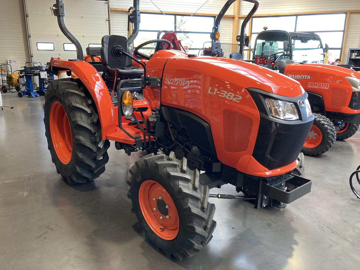 KUBOTA L1-382 HST – Image 5