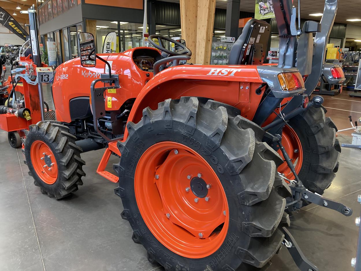 KUBOTA L1-382 HST – Image 2