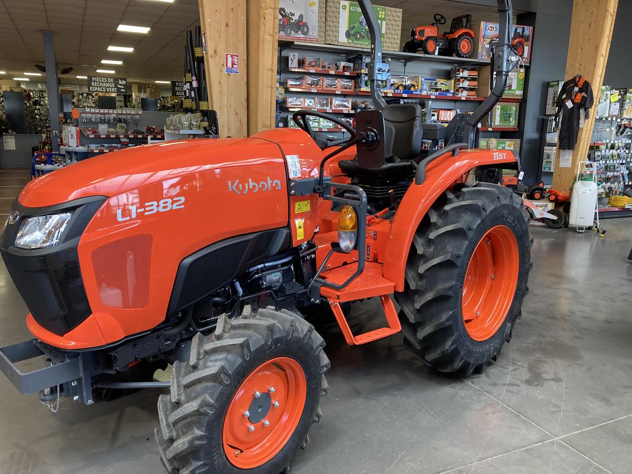 KUBOTA L1-382 DW