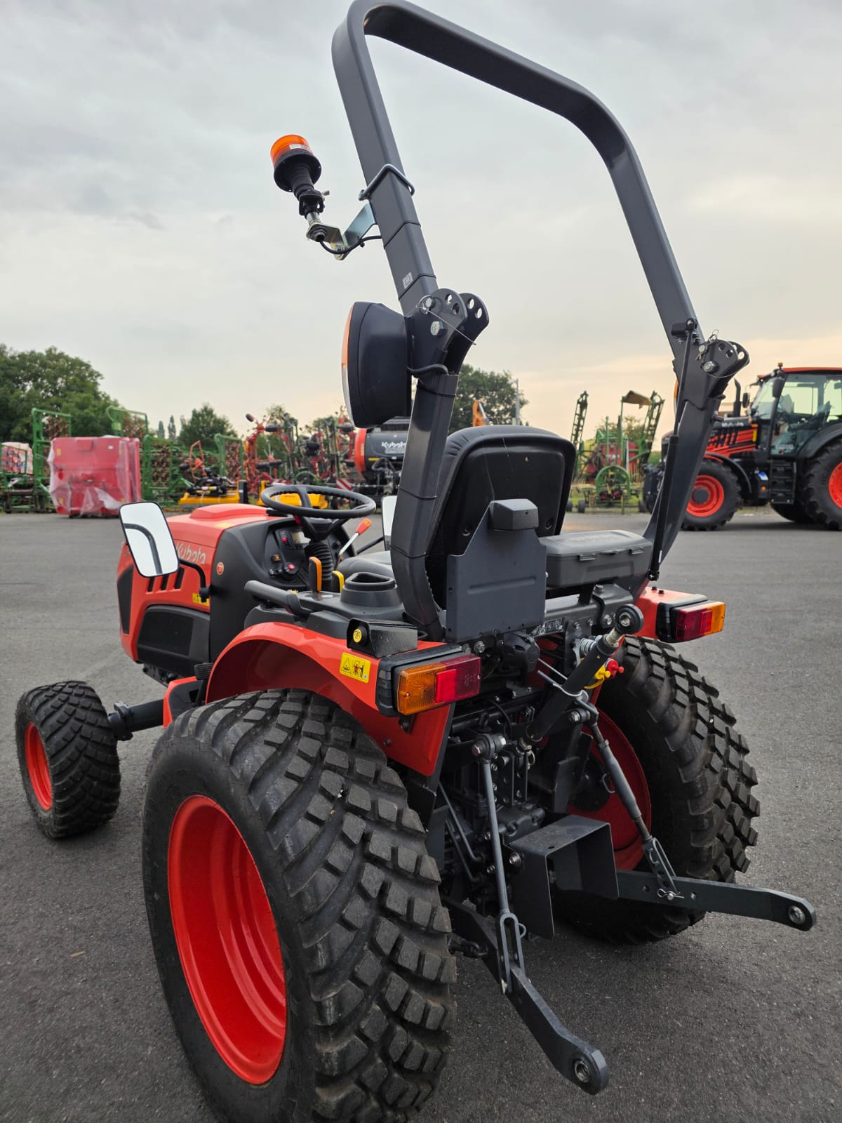 KUBOTA LX 401 – Image 6