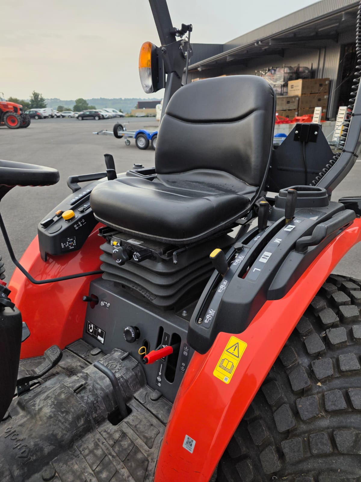 KUBOTA LX 401 – Image 7