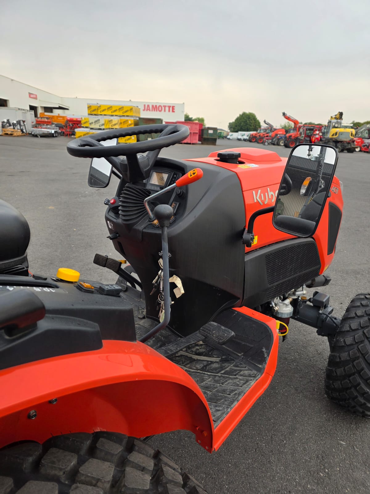 KUBOTA LX 401 – Image 3