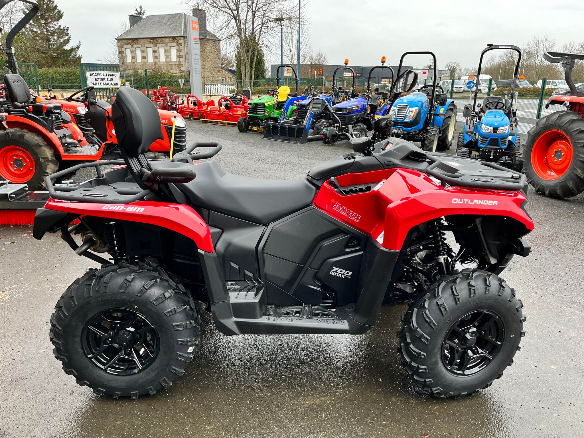 OUTLANDER MAX DPS 700 T – Image 3