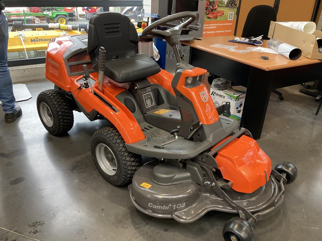 HUSQVARNA R216 T AWD